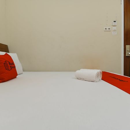 Hotel Reddoorz @ Kwitang Yakarta Exterior foto