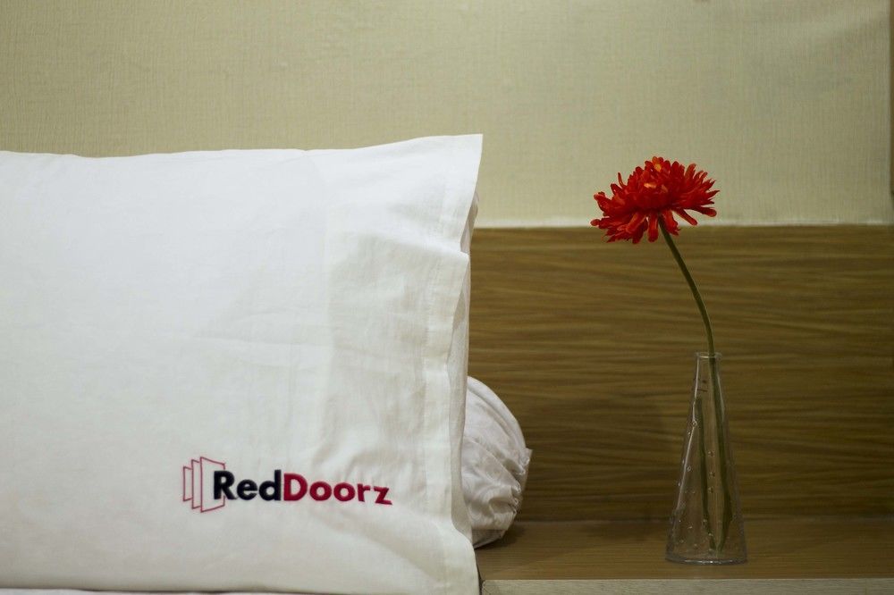 Hotel Reddoorz @ Kwitang Yakarta Exterior foto