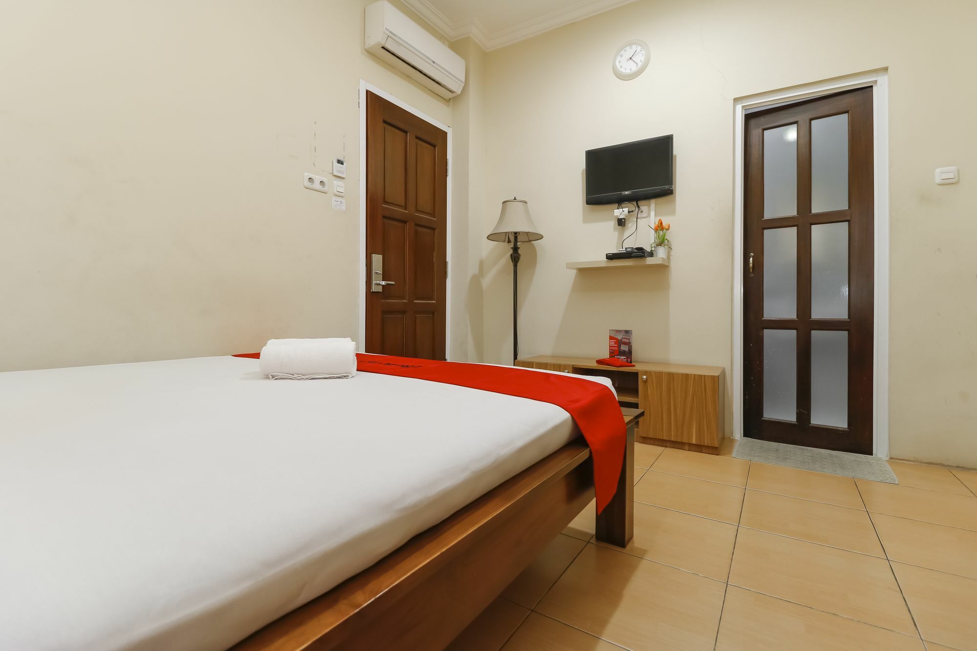 Hotel Reddoorz @ Kwitang Yakarta Exterior foto