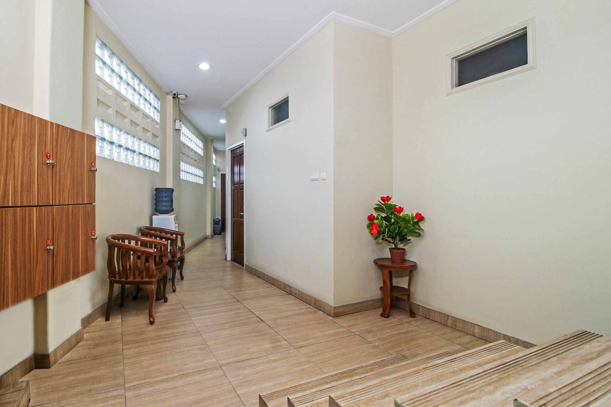 Hotel Reddoorz @ Kwitang Yakarta Exterior foto