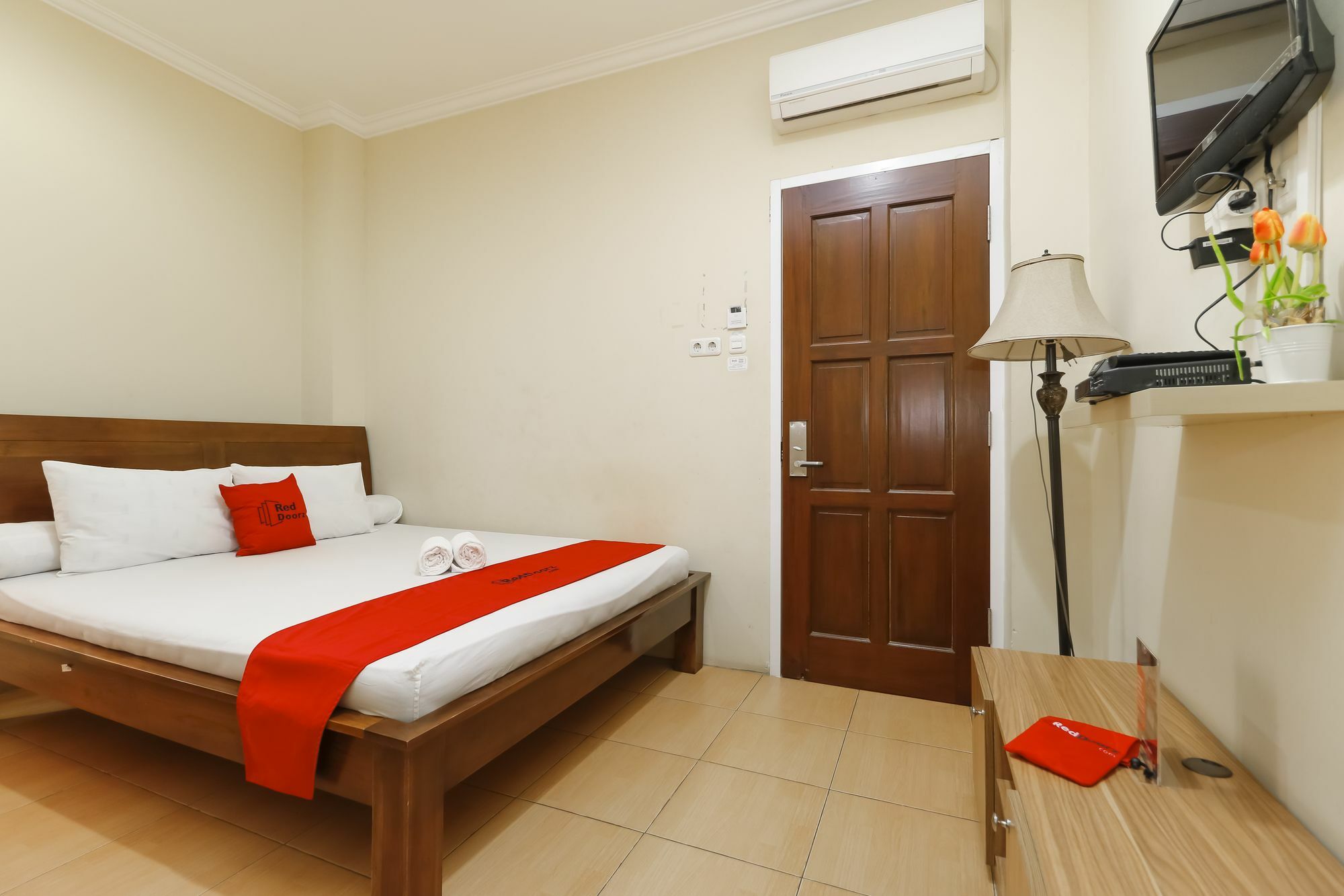 Hotel Reddoorz @ Kwitang Yakarta Exterior foto